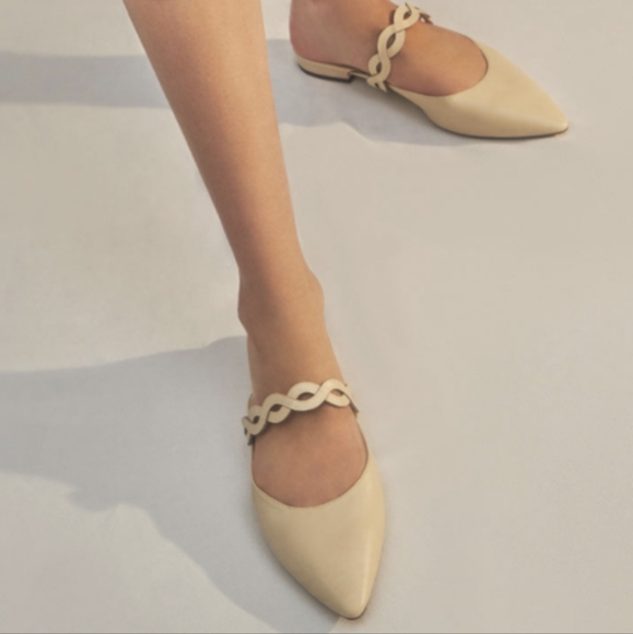 NIB Charles and Keith Cream mules 8 - Picture 2 of 4
